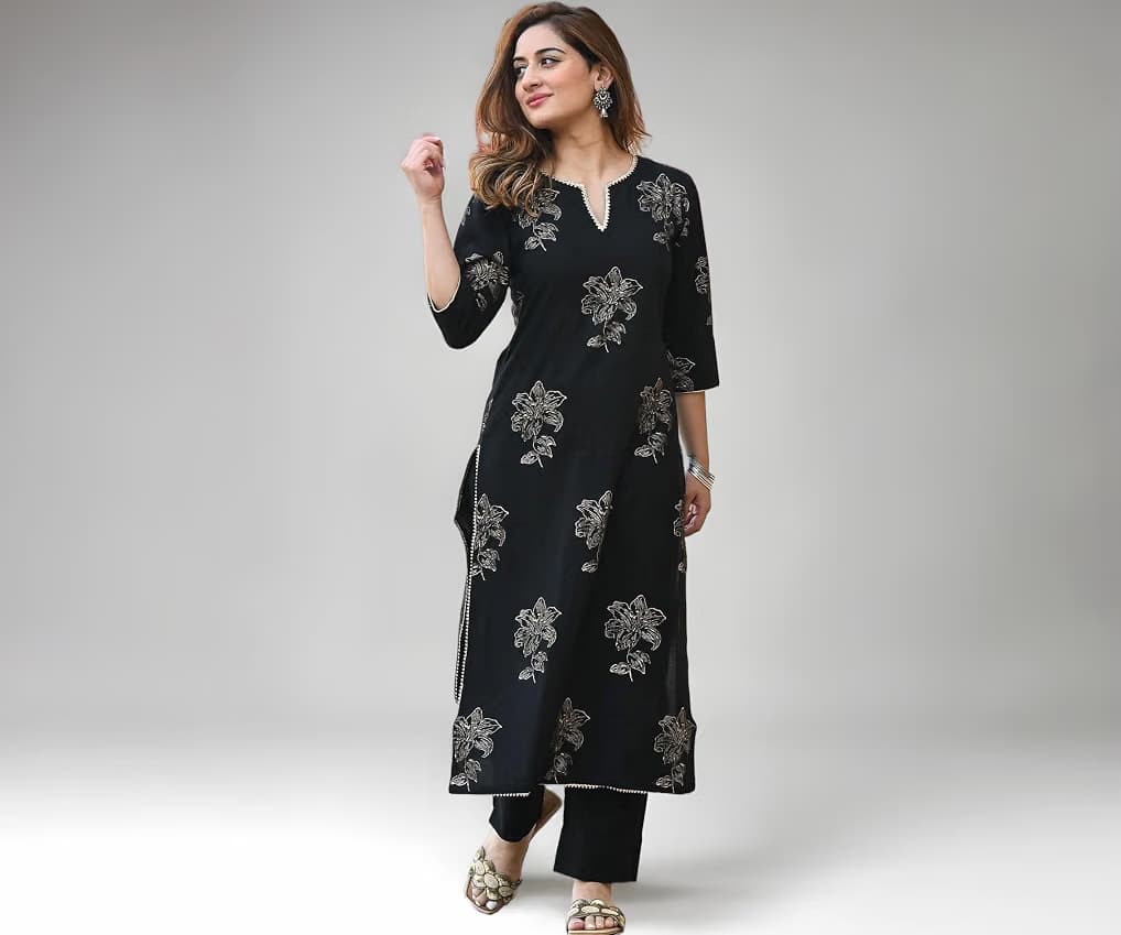 Amazon Brand – Arayna Women's Black Gold Printed Rayon Kurta Set with Palazzo Pants amazon-brand-arayna-women-s-black-gold-printed-rayon-kurta-set-with-palazzo-pants.avif